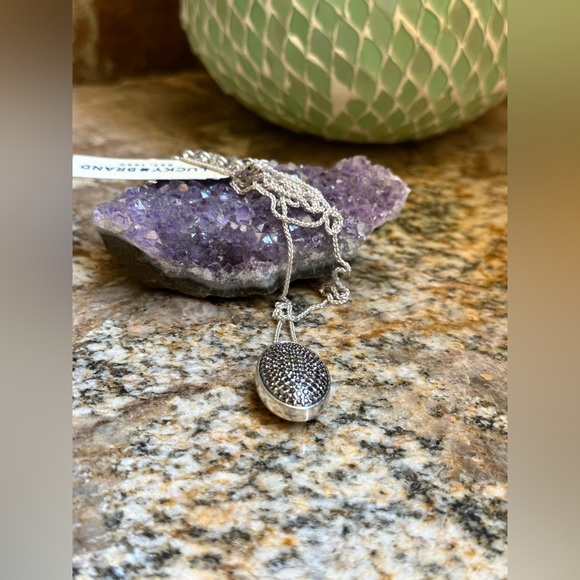 Lucky Brand Silver Chain Marcasite Pendant Necklce - Picture 6 of 9